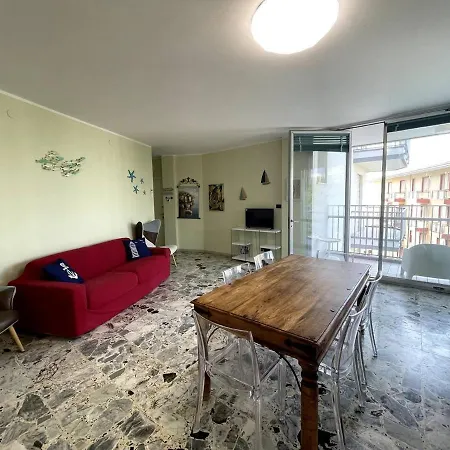 - Lovely And Spacious Sea View Flat Lido di Jesolo